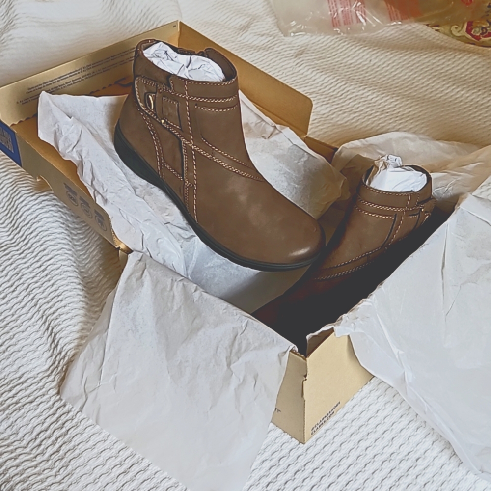 Clarks booties, brown size 9M